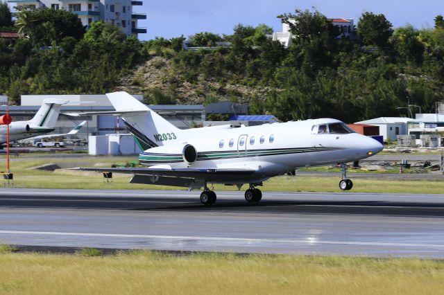 Hawker 800 (N2033) - N2033 landing