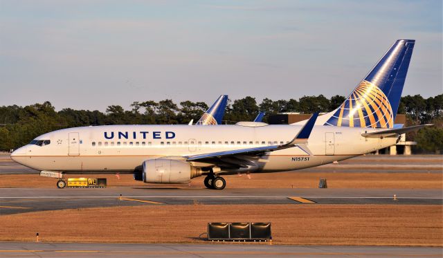 Boeing 737-700 (N15751)