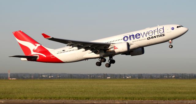 Airbus A330-200 (VH-EBV) - Kangaroo Island Lifting Off From Rwy 16R