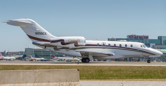 Cessna Citation X (N998CX) - Flightaware wants to call this a Cessna 172? Obviously not! Cessna 750 Citation X registered to Oakley Air LLC. Probably the fastest thing on the airfield at that moment!