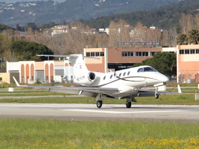 Embraer Phenom 300 (HB-VYM)