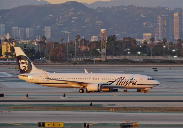 Boeing 737-900 (N423AS)