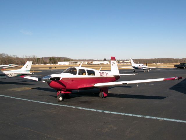 Mooney M-20 (N1072Y) - Fast aircraft!