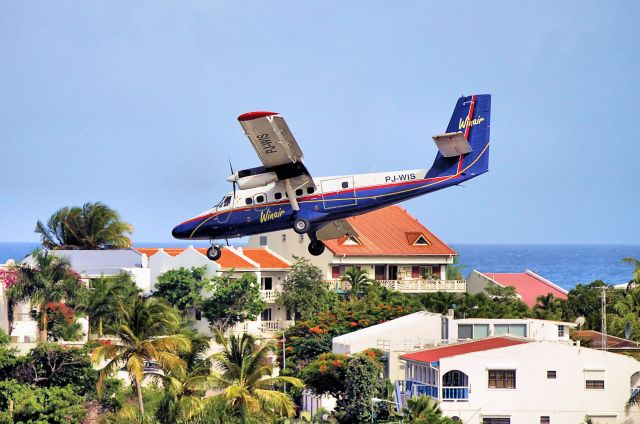 De Havilland Canada Twin Otter (PJ-WIS)