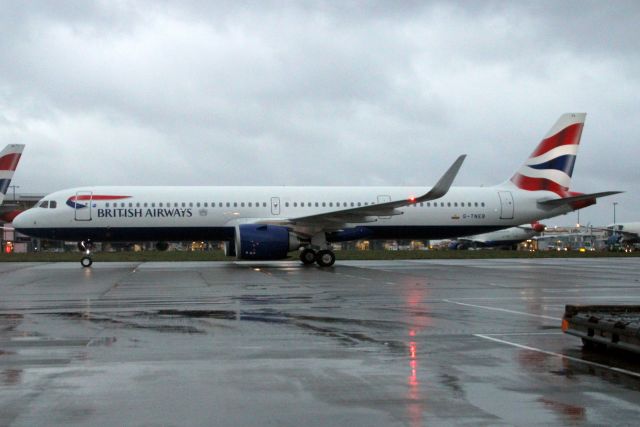 Airbus A321neo (G-TNEB) - Taxiing to Stand 517 on 27-Dec-23 operating flight BAW983 from EDDB.