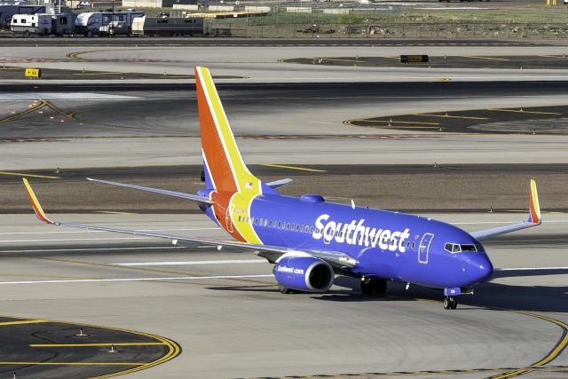 Boeing 737-700 (N239WN)