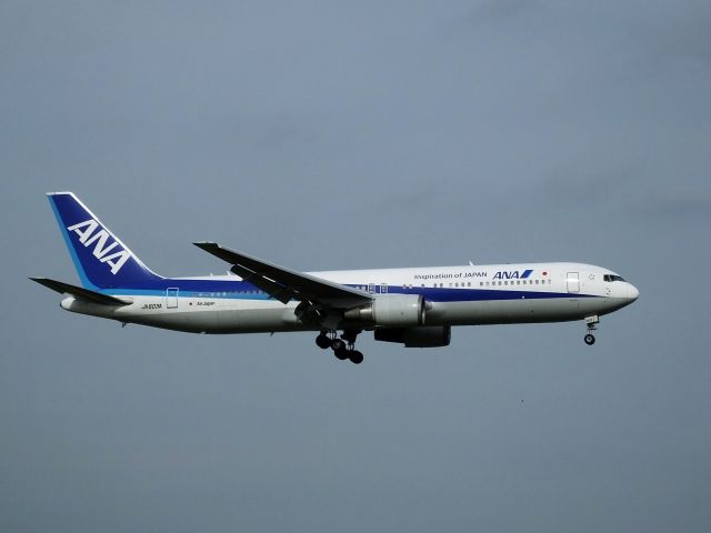 BOEING 767-300 (JA603A)