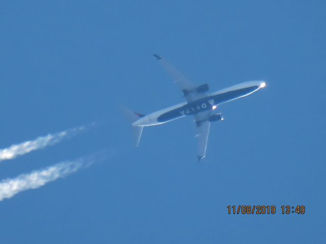 Boeing 737-900 (N845DN)