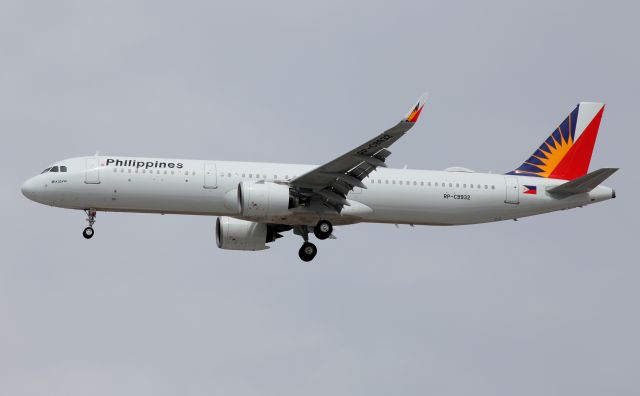 Airbus A321 (RP-C9932) - On Approach to Rwy 16R
