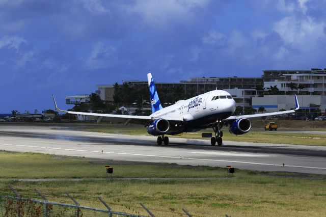 Airbus A320 (N834JB) - JetBlue N834JB landing