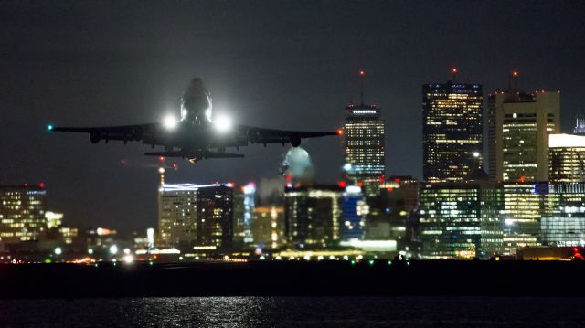 Boeing 747-400 (G-CIVI)