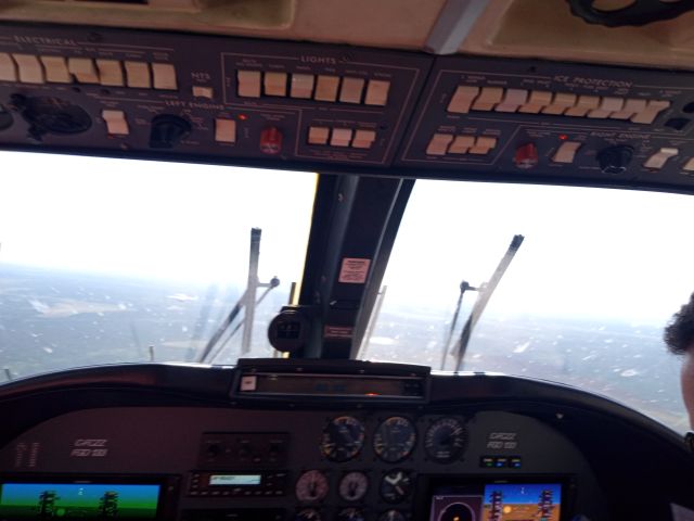 Rockwell Turbo Commander 690 (C-FCZZ) - En route to fire