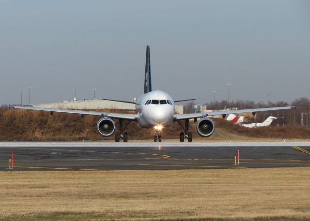 Airbus A319 (N703UW)