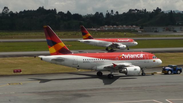 Airbus A318 (N596EL)