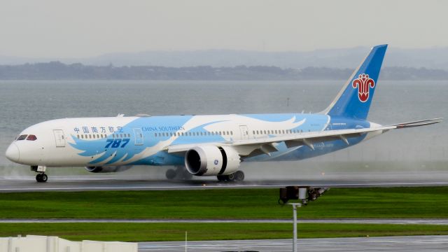 Boeing 787-9 Dreamliner (B-20C6) - Storming into Auckland.