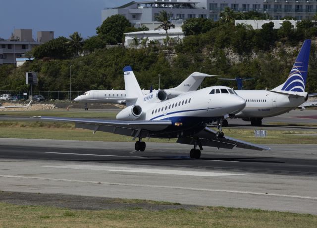 Dassault Falcon 900 (N345KM)