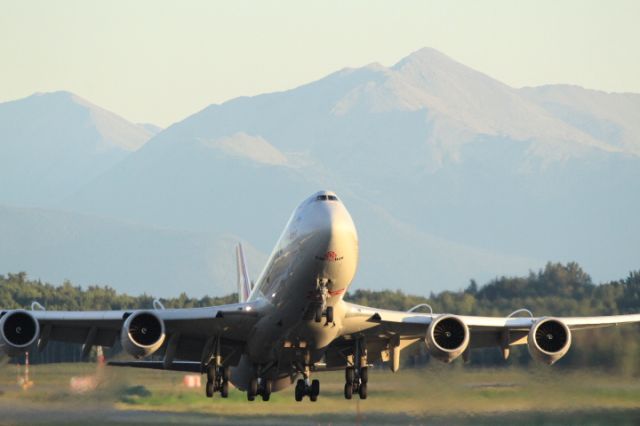 Boeing 747-200 — - Takeoff runway 33