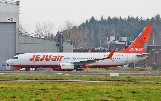 Boeing 737-800 (HL8321) - jejuair b737-8k5 HL8321 at shannon 25/12/18.