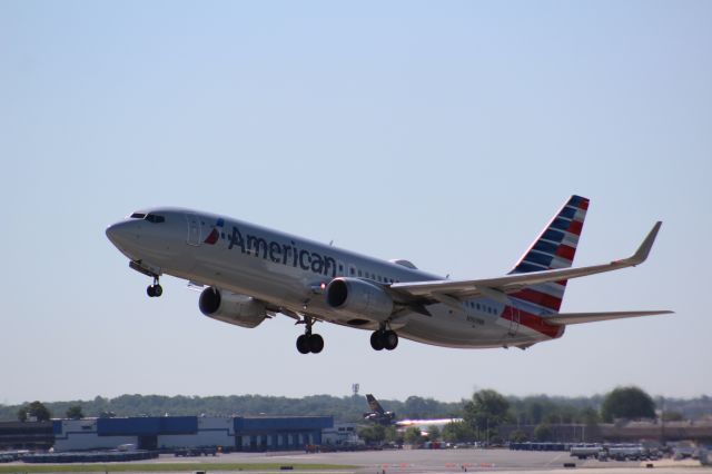 Boeing 737-800 (N969NN) - Plane Type: 2015 Boeing 737-823br /Route: CLT-SJObr /Airline: American Airlines br /Livery: br /Registration: N969NNbr /Owned By: American Airlines INCbr /Runway: 36C