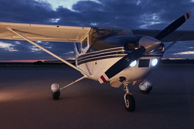 Cessna Skylane (N182TJ) - C182Q