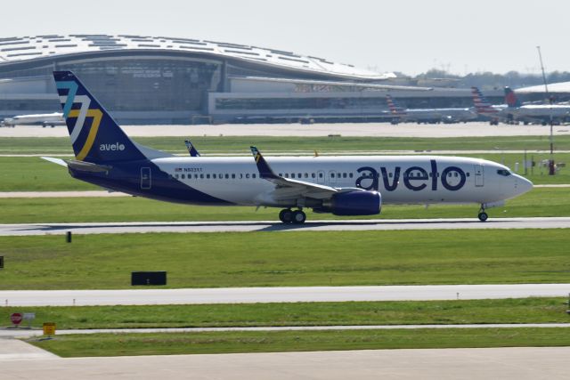 Boeing 737-800 (N803XT) - Runway 32 departure headed out to BUR