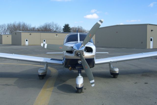 Piper Cherokee (N4364W) - View of 1984 Dakota with new Top Prop and fresh paint.