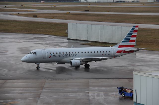 Embraer 175 (N122HQ) - AA4808 from DCA (December 24th, 2023) 