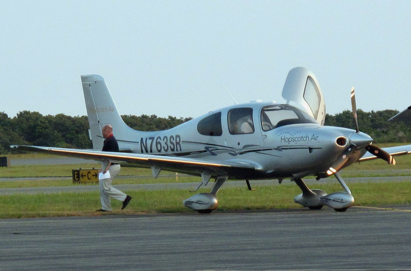 Cirrus SR-22 (N763SR) - At Nantucket airport.