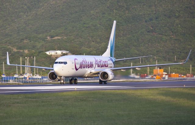 Boeing 737-800 (9Y-KIN)