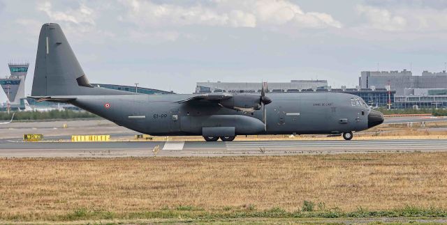Piper Malibu Mirage (N61PP) - Lockheed Martin C-130J-30 Hercules,   France Air Force