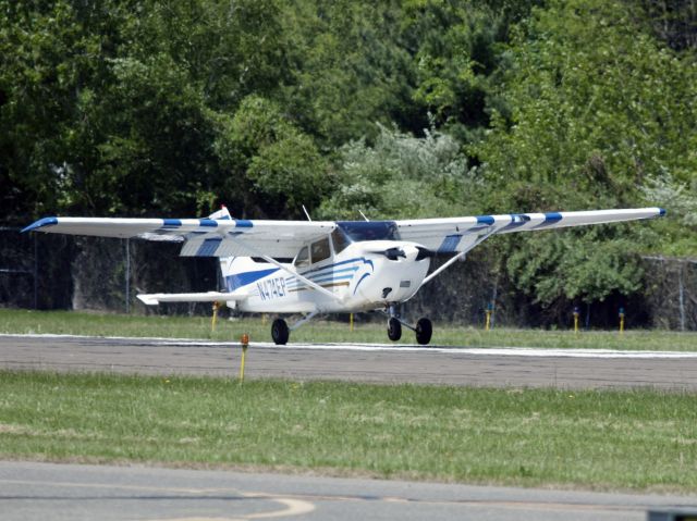 Cessna 152 (N474EP) - Landing runway 08.