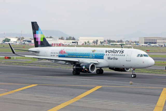 Airbus A320 (XA-VOY) - Volaris / Airbus A320-233 / MSN 5793 / XA-VOY "Hard Rock Hotel - Riviera Maya" / MMMX 07/2020