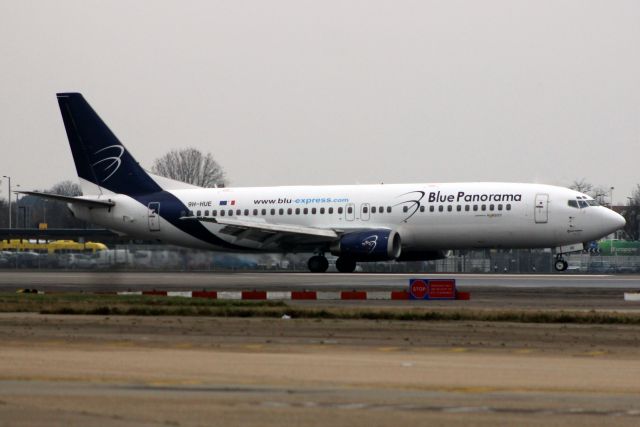 BOEING 737-400 (9H-HUE) - Touching down on rwy 09L on 24-Mar-18 operating Air France flight AFR1580 from LFPG.