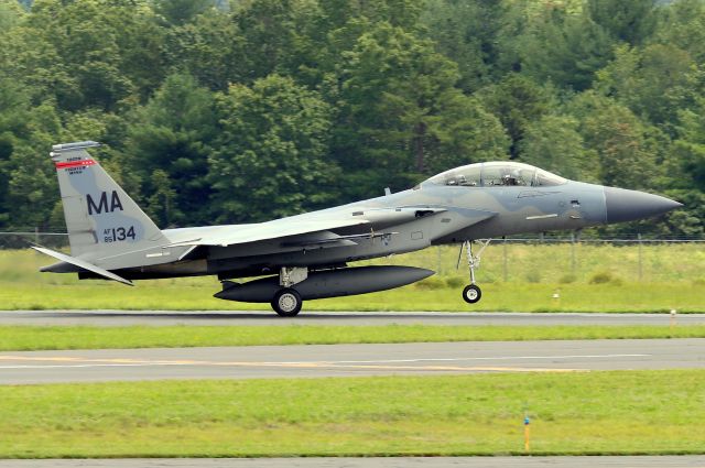 McDonnell Douglas F-15 Eagle (85-0134) - 'KILLER 21' landing on runway 20