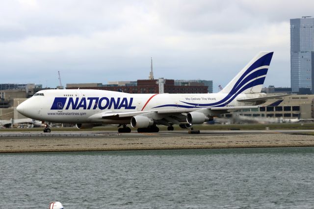 Boeing 747-400 (N729CA)