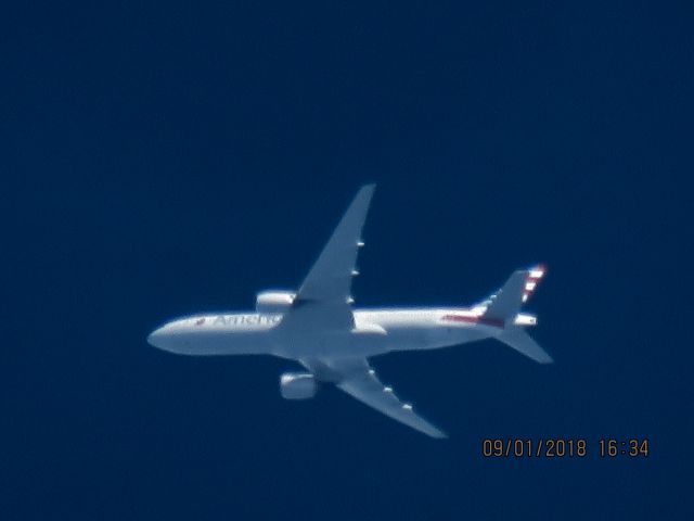 Boeing 777-200 (N782AN)