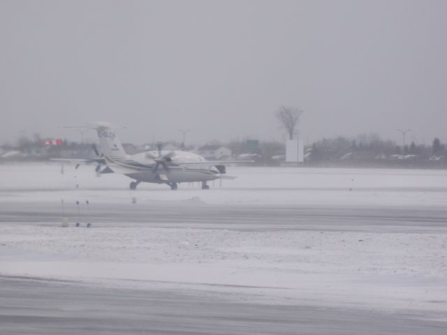 Piaggio P.180 Avanti (C-GLEM)