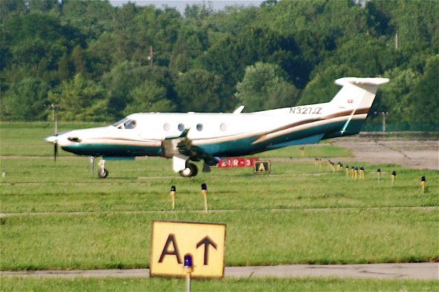 Pilatus PC-12 (N327JZ)
