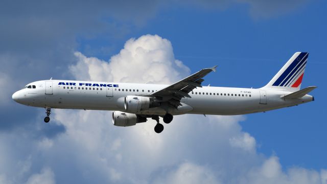 Airbus A321 (F-GTAD)
