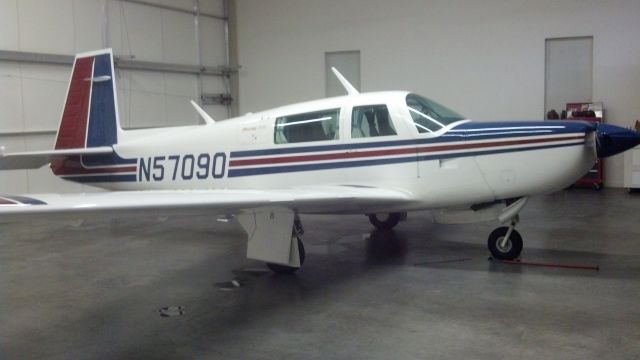 Mooney M-20 Turbo (N57090)