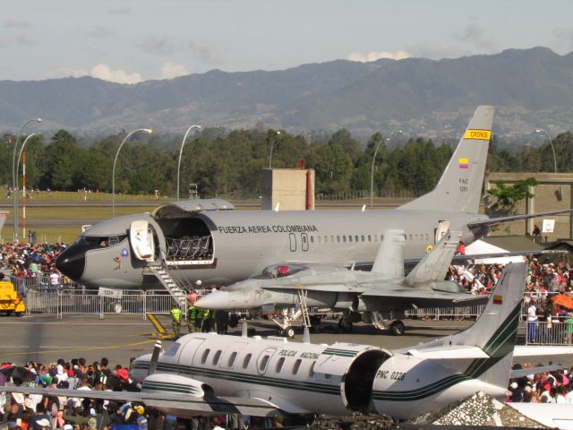 BOEING 737-400 —