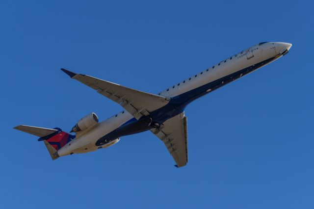 Canadair Regional Jet CRJ-900 (N910XJ)