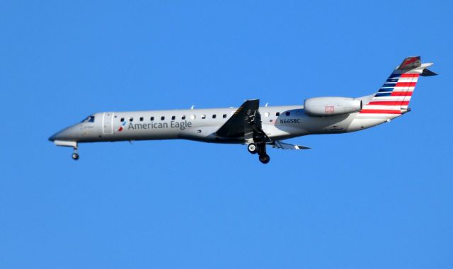 Embraer ERJ-145 (N665BC) - Shown here on approach is an American Airlines Eagle Embraer ERJ-145 in the Summer of 2018.