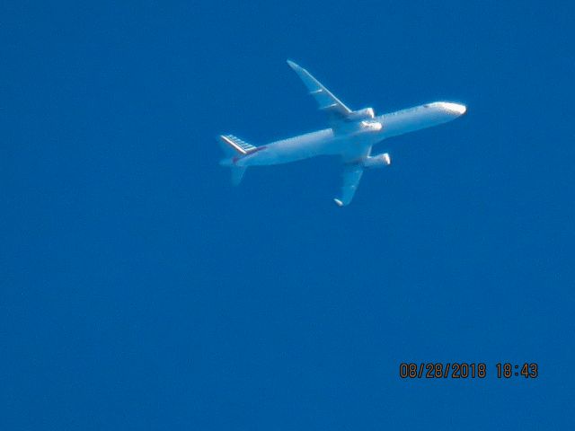 Airbus A321 (N107NN)
