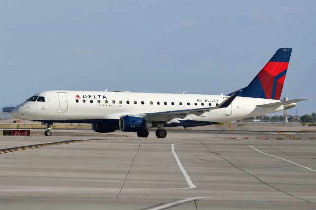 Embraer 175 (N272SY)