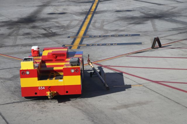 — — - 6/19/18 AZ painted tug waiting for its next assignment