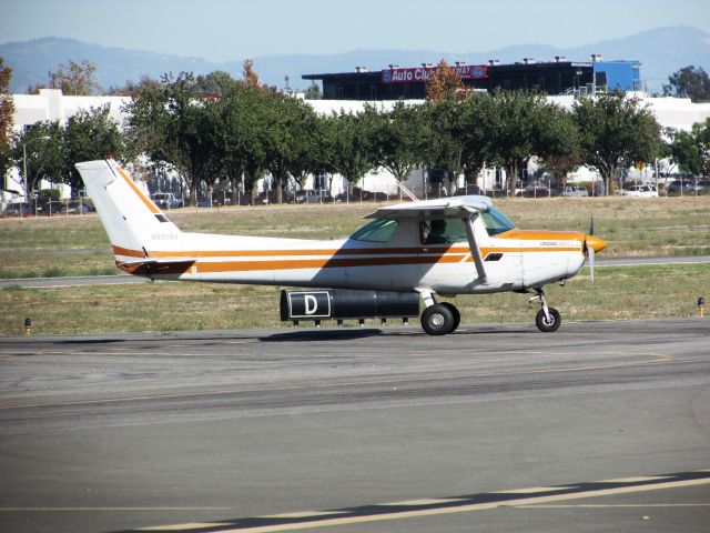 Cessna 152 (N89084) - Taxiing to RWY 26L