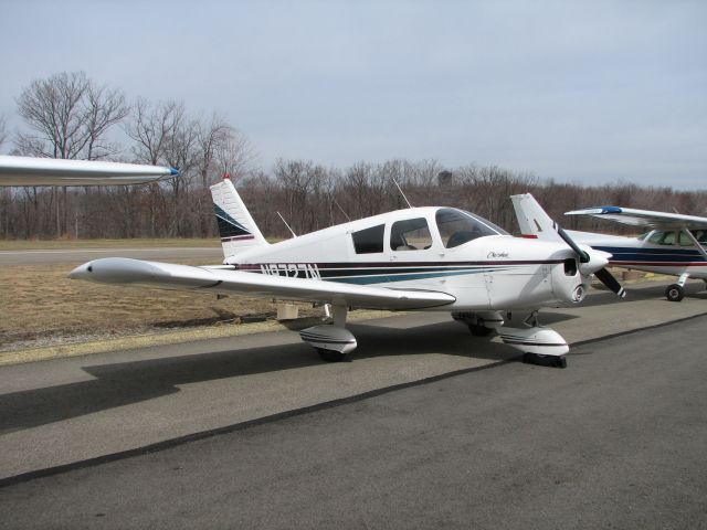 Piper Cherokee (N8727N) - Sitting on the ramp at Nemacolin