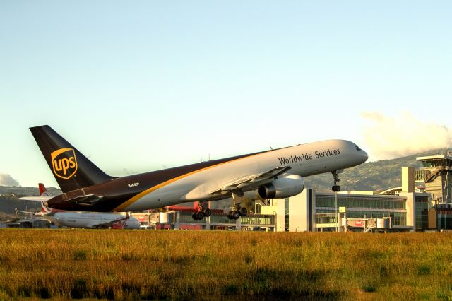 Boeing 757-200 (N464UP)