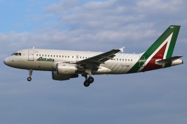 Airbus A319 (EI-IMB)